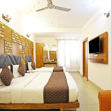 Hotel Ambrosia - A Boutique Hotel Nowe Delhi Zewnętrze zdjęcie