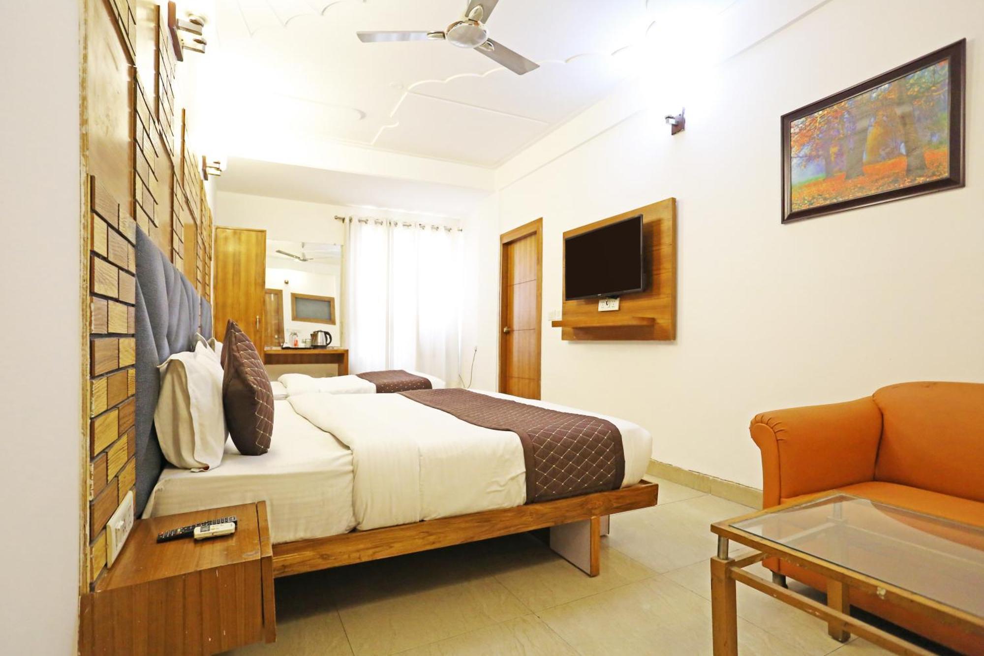 Hotel Ambrosia - A Boutique Hotel Nowe Delhi Zewnętrze zdjęcie